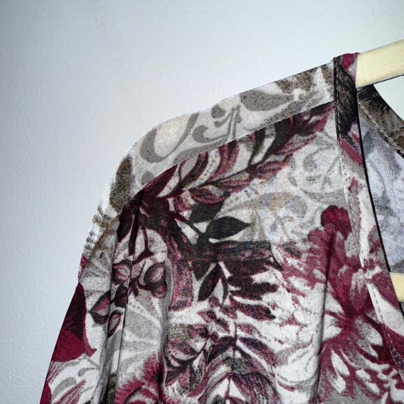 Cocomo Woman Floral V-Neck Blouse 3X - Picture 7 of 7